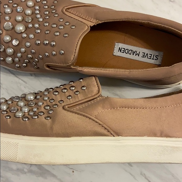 steve madden slip ons - Picture 2 of 3